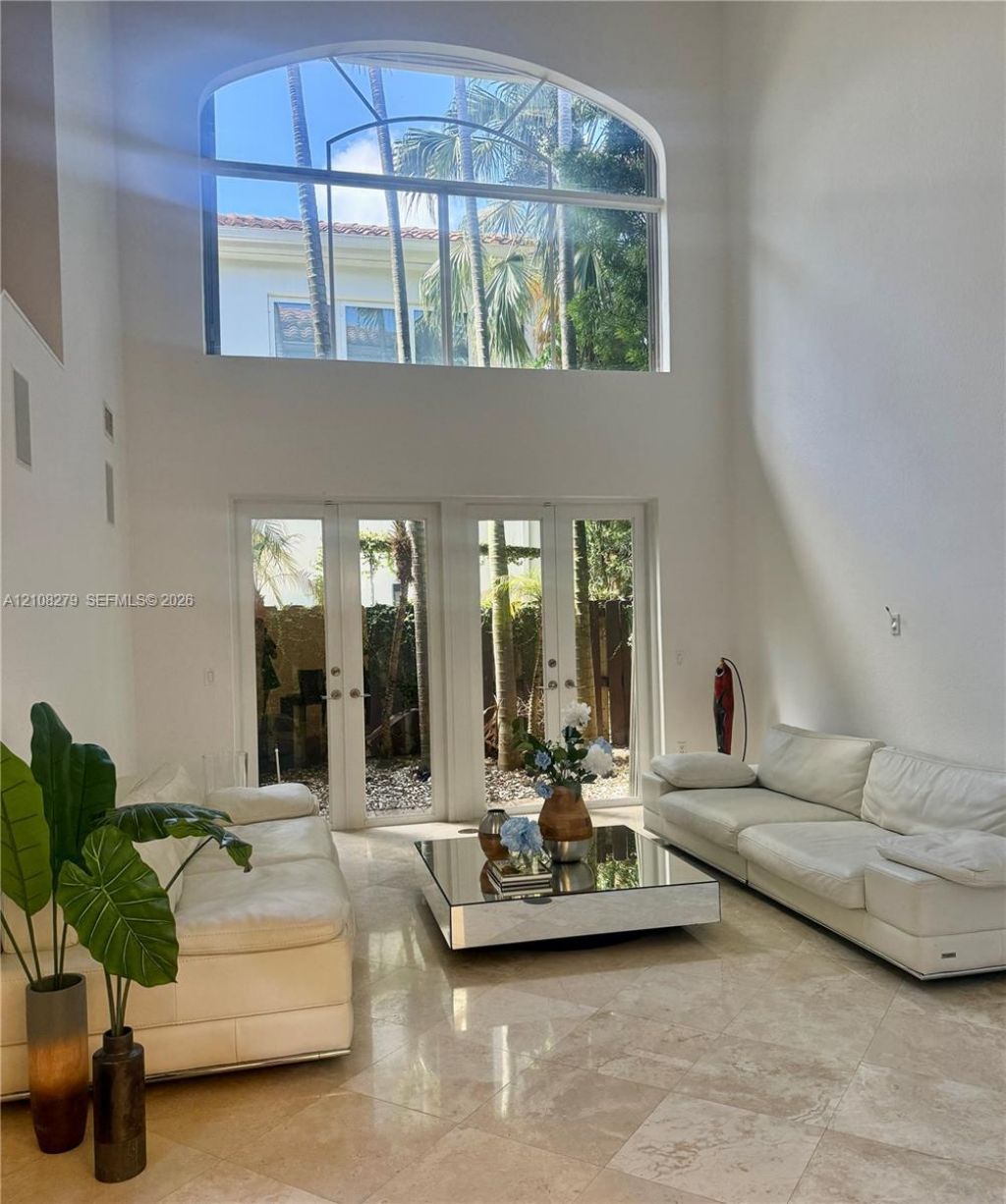 19424 39th Ave , Sunny Isles Beach, FL 33160 Photo
