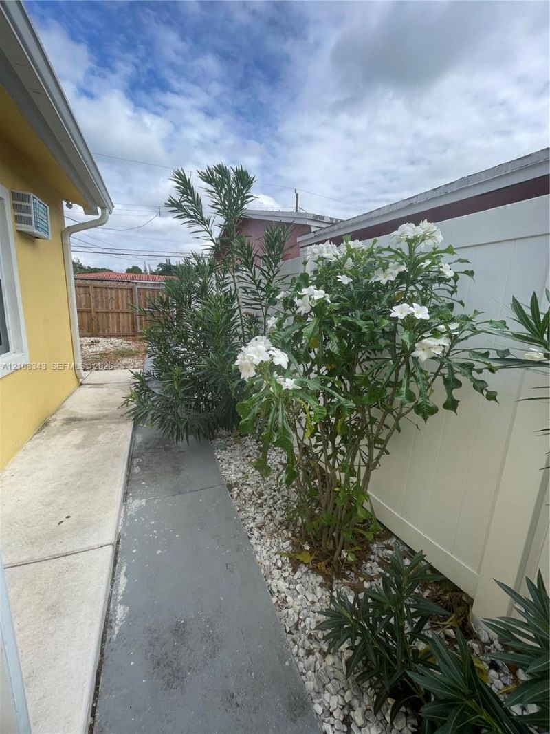 1935 Liberty St, Unit 3, Hollywood, FL 33020 Photo
