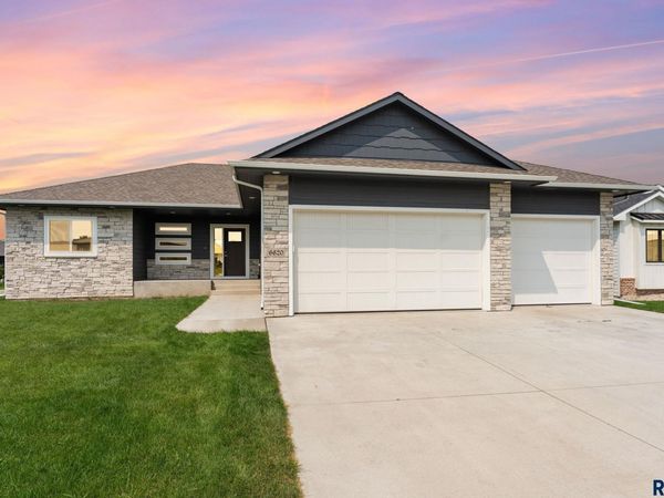 6620 E 33rd St, Sioux Falls, SD 57110