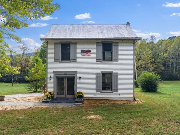 6536 Circle Creek RD , Penhook, VA 24137