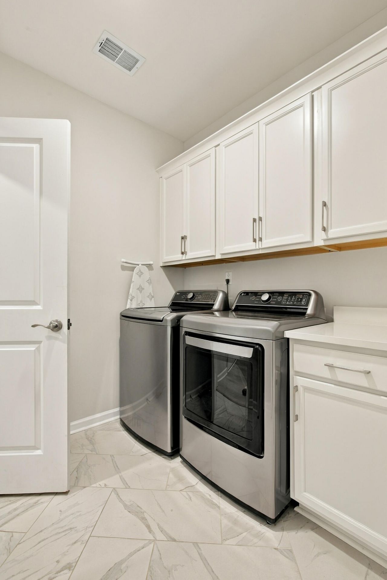 8617 Windsor Hill Boulevard Photo 21
