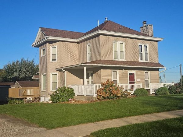 1612 7th Avenue , Belle Plaine, IA 52208