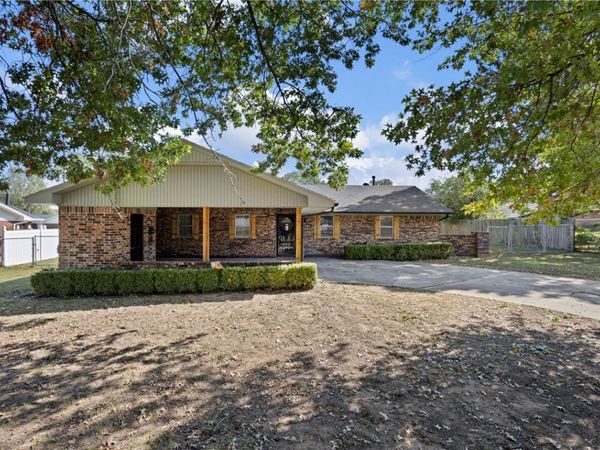 122 W Circle Drive , Clarksville, AR 72830