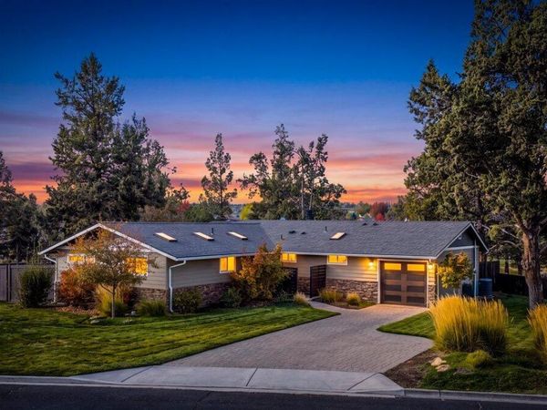 1233 SW Canyon Drive, Redmond, OR 97756