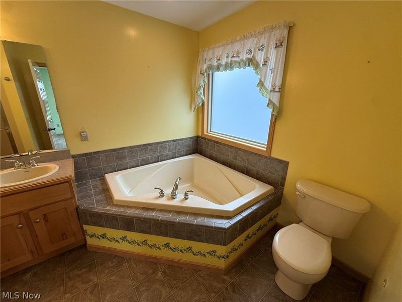 10387 Private Road 275, Millersburg, OH 44654 Photo 17
