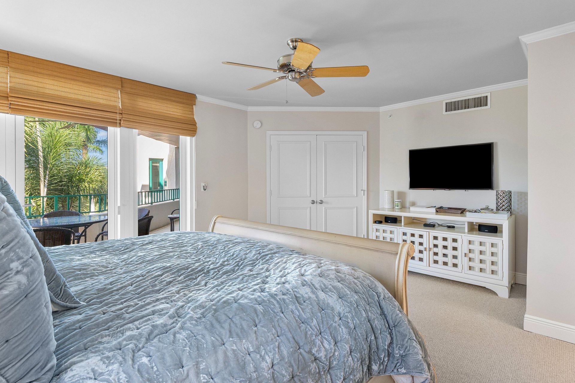 100 SE 5th Avenue, Unit 414, Boca Raton, FL 33432 Photo
