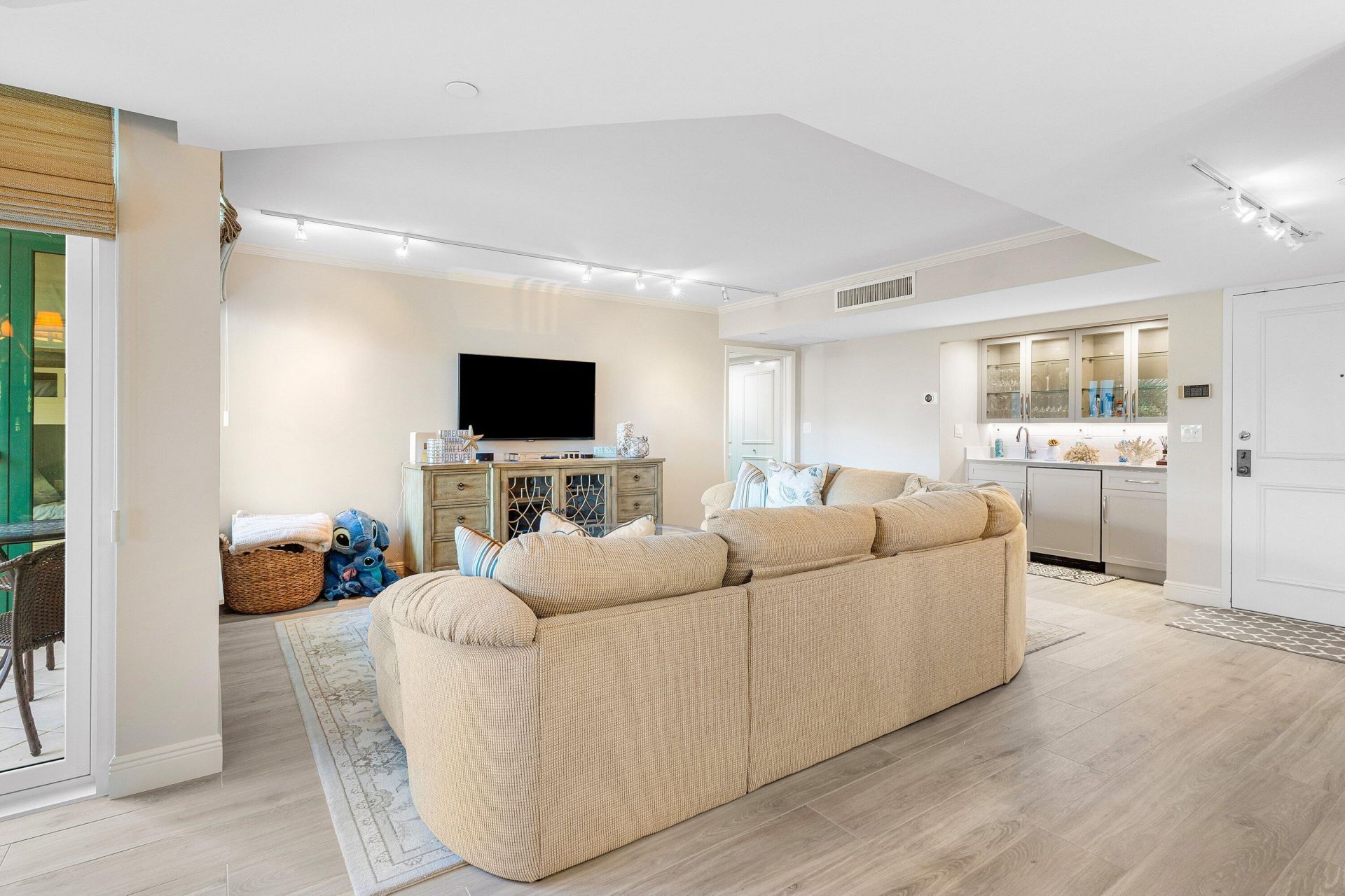 100 SE 5th Avenue, Unit 414, Boca Raton, FL 33432 Photo