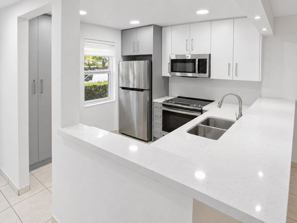 3121 NW 47TH Avenue, Unit 109, Lauderdale Lakes, FL 33319