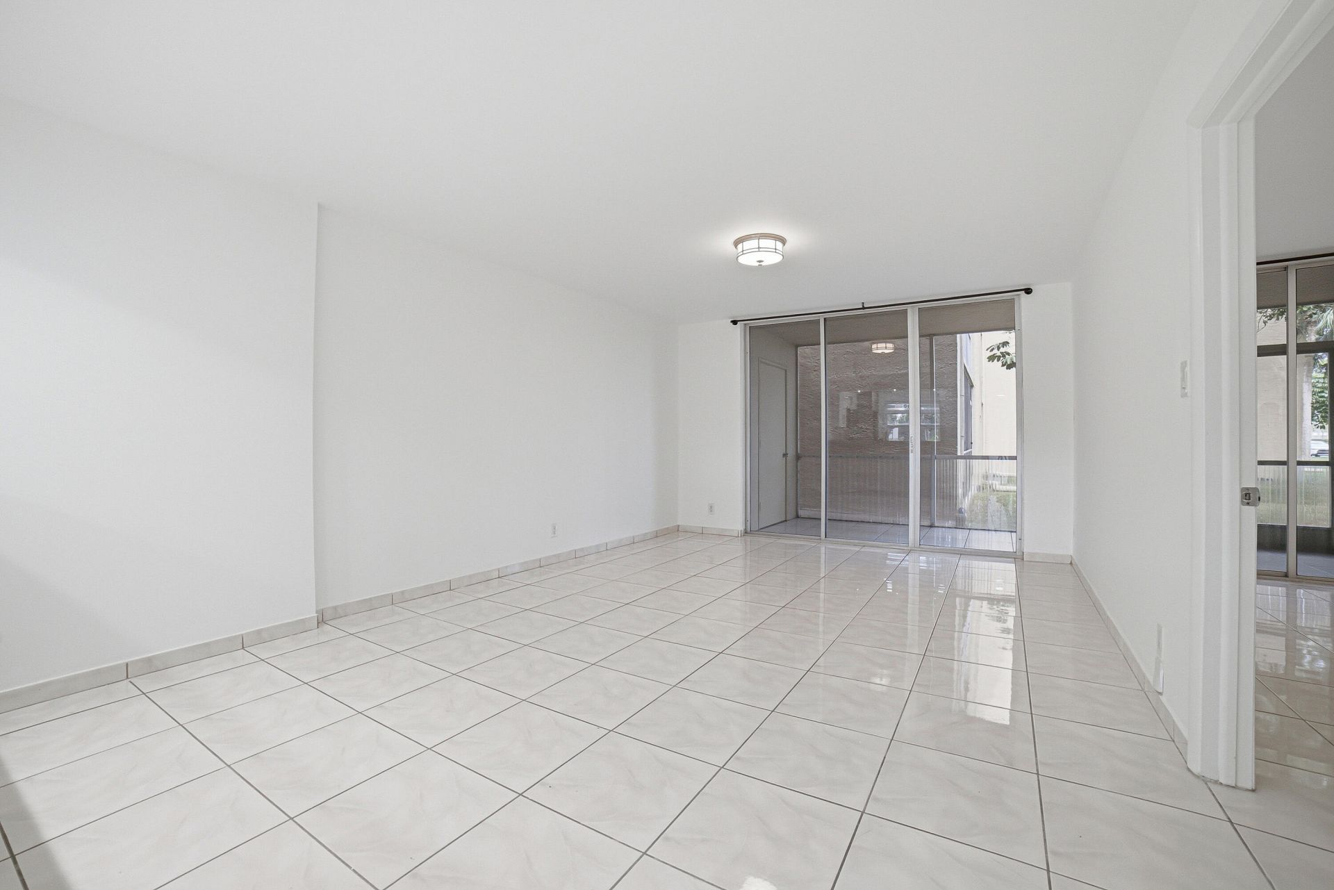 3121 NW 47th Avenue, Unit 109, Lauderdale Lakes, FL 33319 Photo