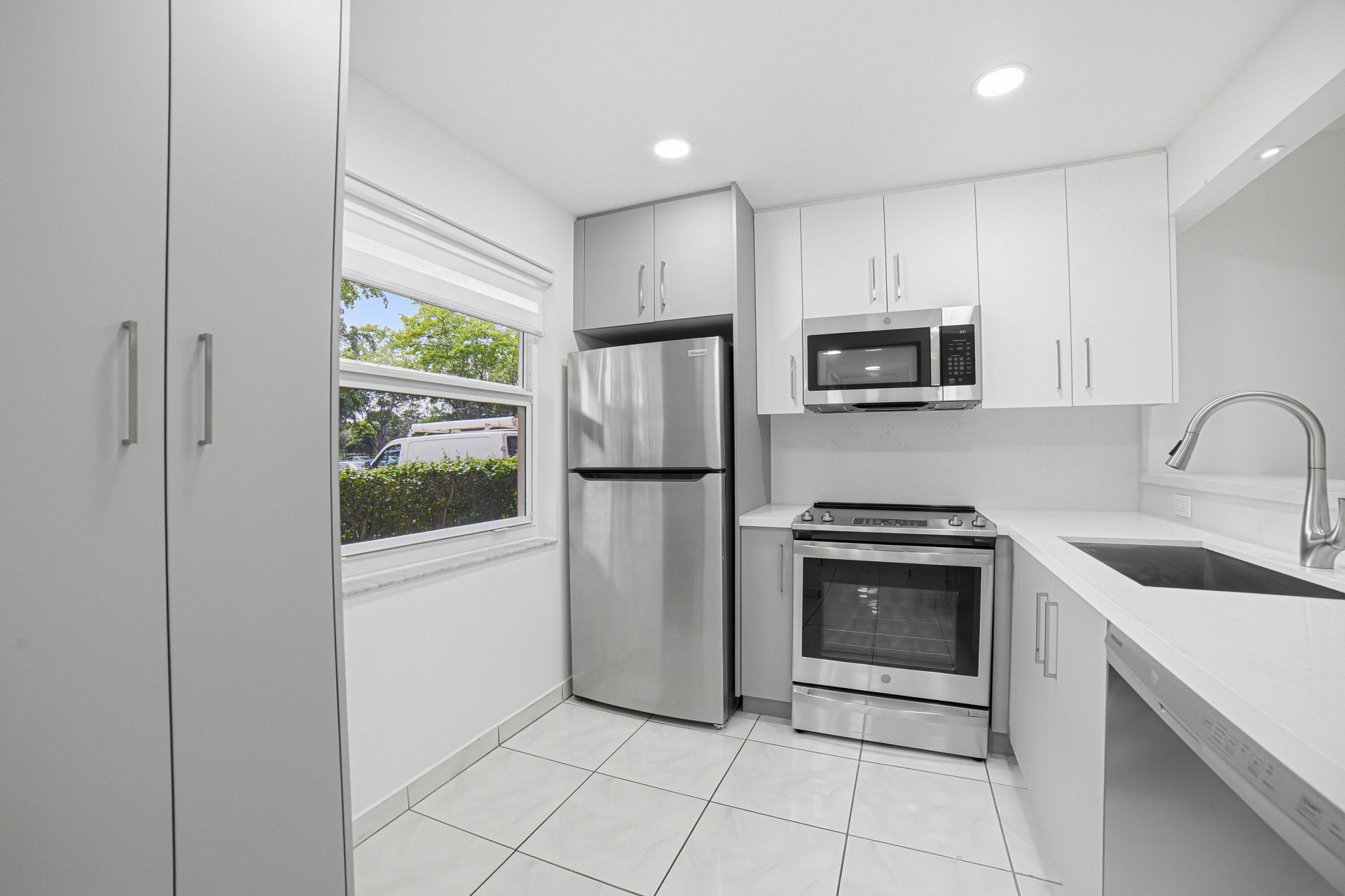 3121 NW 47th Avenue, Unit 109, Lauderdale Lakes, FL 33319 Photo