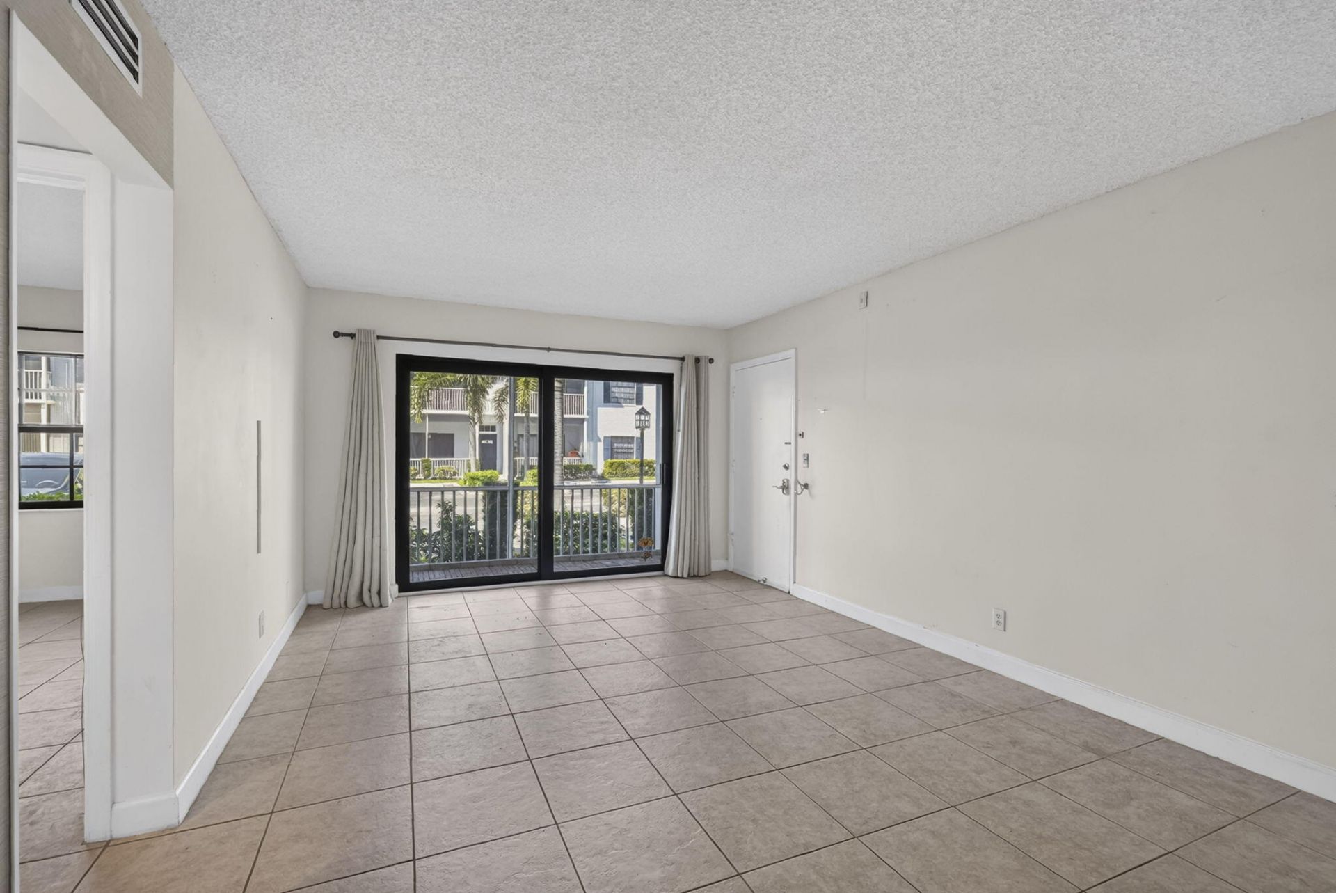 130 Cypress Club Drive, Unit 313, Pompano Beach, FL 33060 Photo