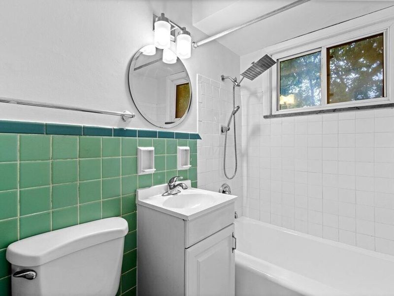 4067 Indianola Avenue, Unit 2B, Columbus, OH 43214 Photo 17