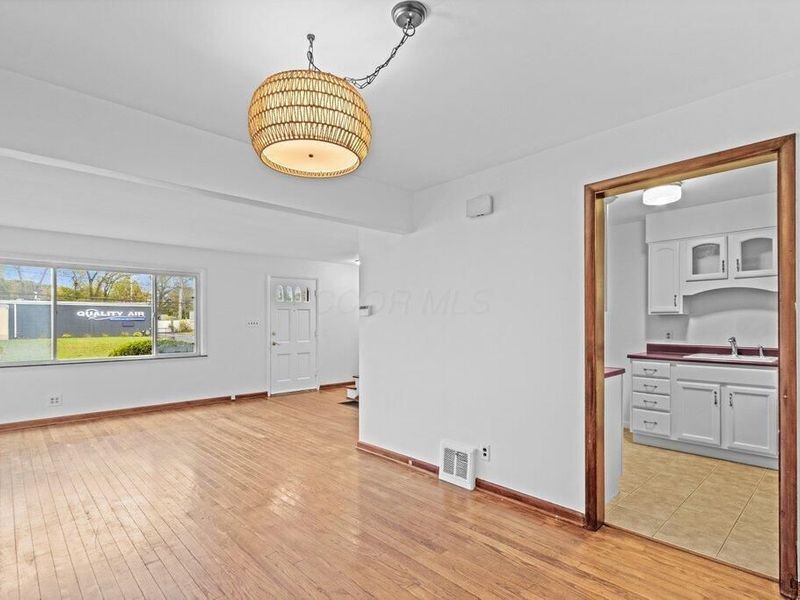 4067 Indianola Avenue, Unit 2B, Columbus, OH 43214 Photo 9