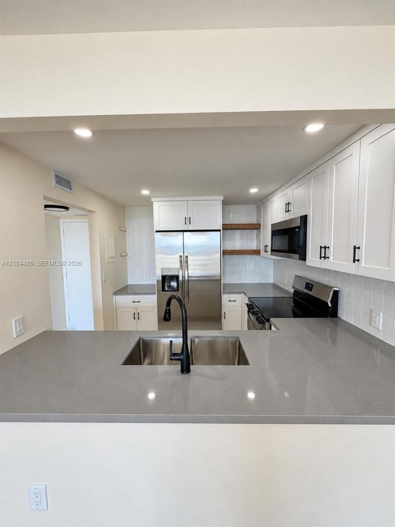 13155 Ixora Ct , Unit 804, North Miami, FL 33181 Photo