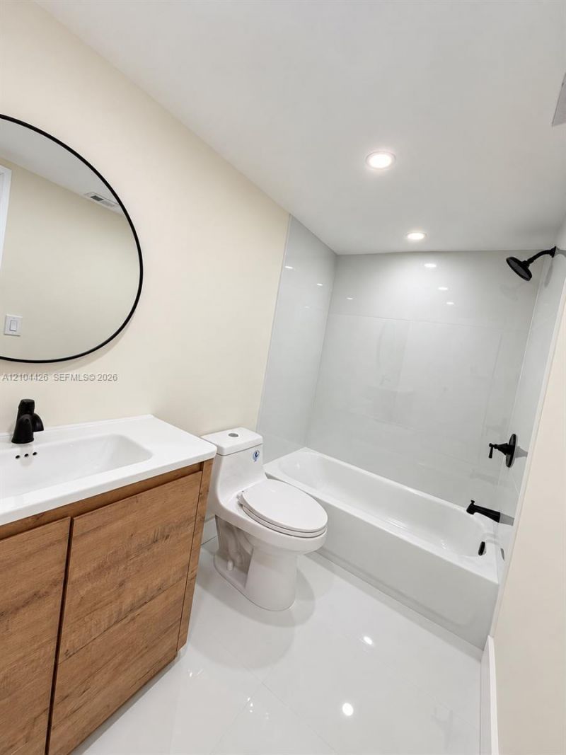 13155 Ixora Ct , Unit 804, North Miami, FL 33181 Photo