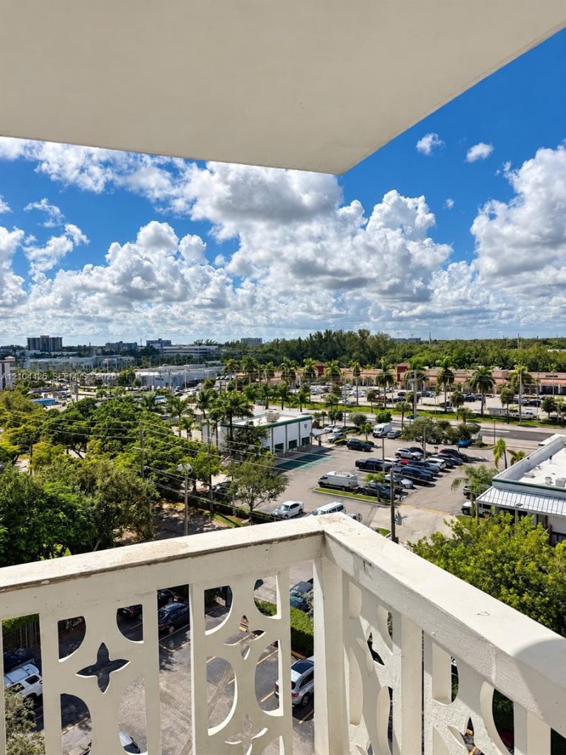 13155 Ixora Ct , Unit 804, North Miami, FL 33181 Photo