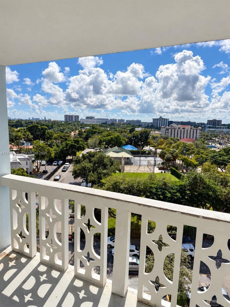 13155 Ixora Ct , Unit 804, North Miami, FL 33181 Photo
