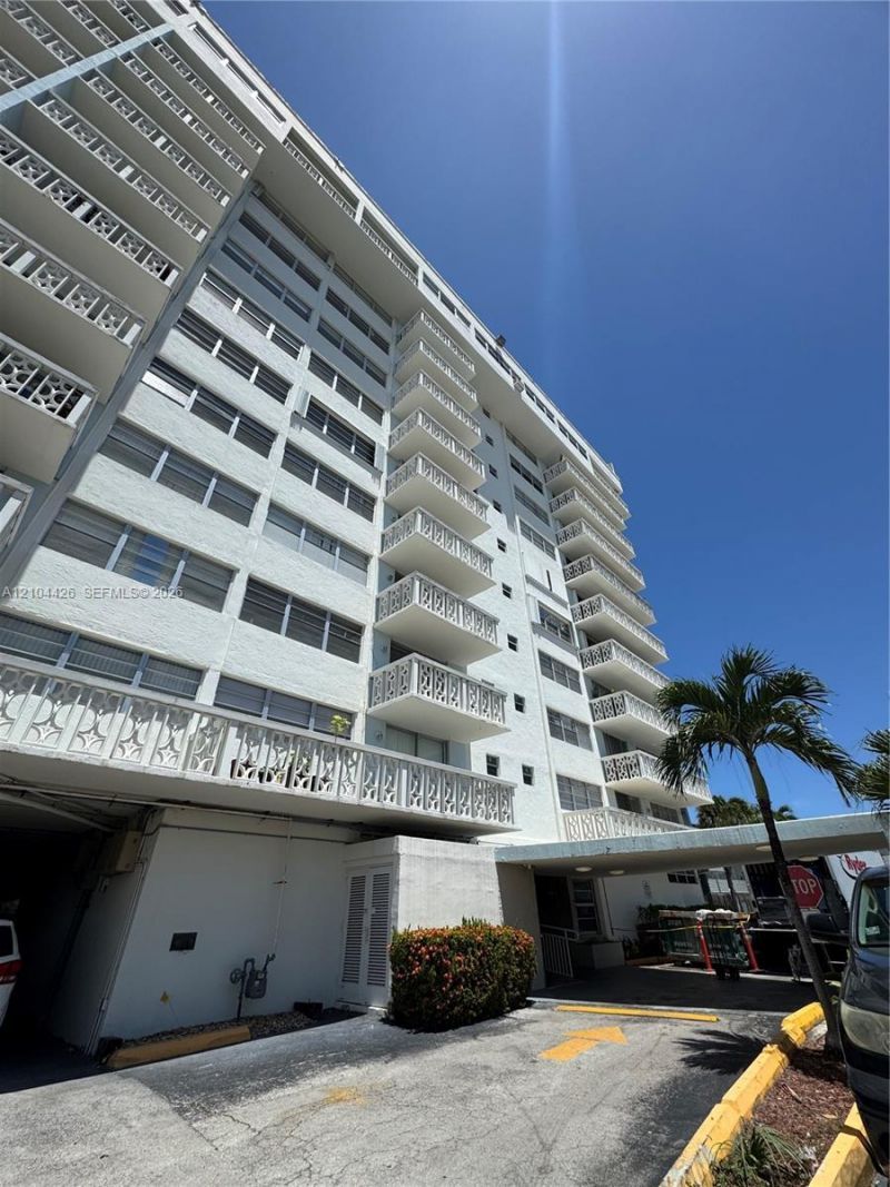 13155 Ixora Ct , Unit 804, North Miami, FL 33181 Photo