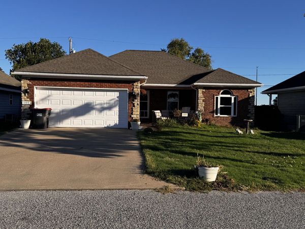 1409 W 9th Street , Grove, OK 74344
