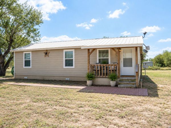 309 E Ave, Christine, TX 78012