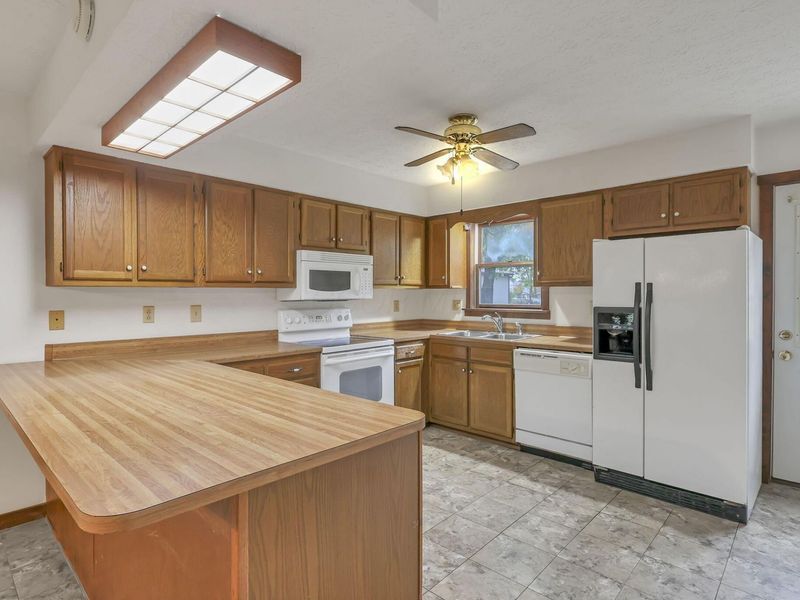 6888 Harlem Road , Westerville, OH 43081 Photo 18