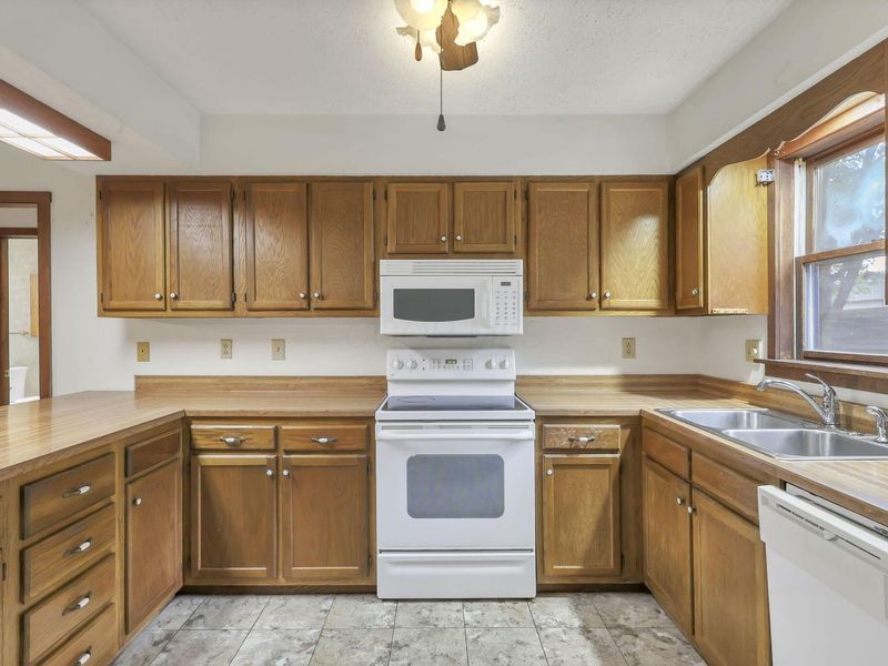 6888 Harlem Road , Westerville, OH 43081 Photo 20