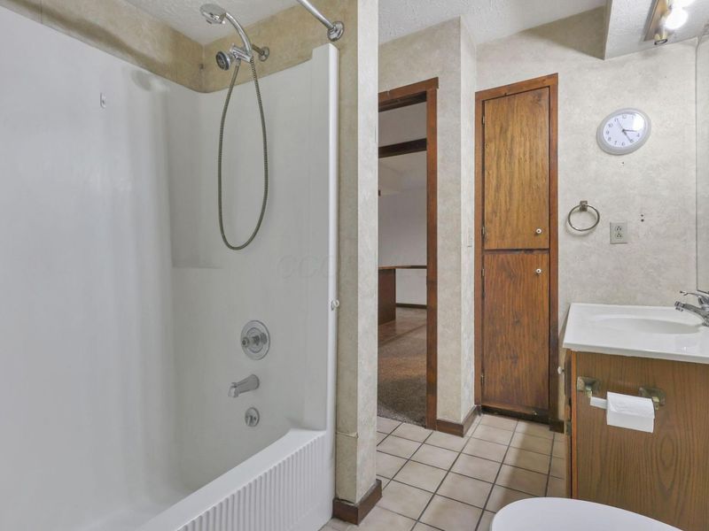 6888 Harlem Road , Westerville, OH 43081 Photo 28