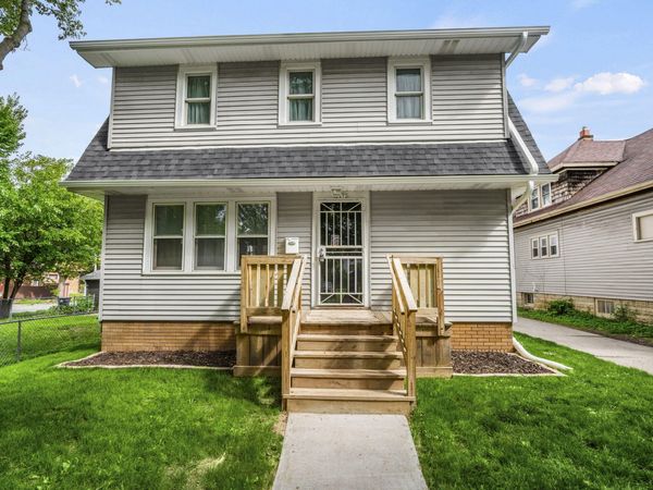 2872 N 58th St, Milwaukee, WI 53210