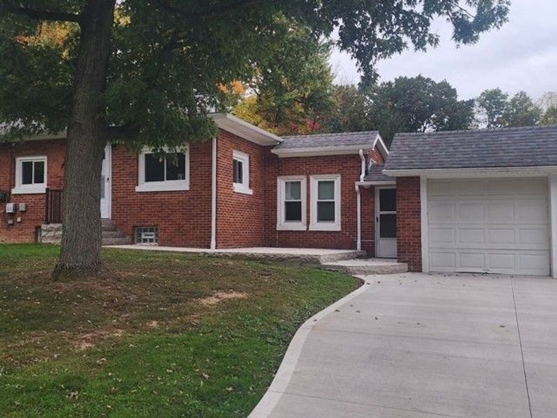 202 Rosewood Avenue, Unit 204, Northfield, OH 44067 Photo 1