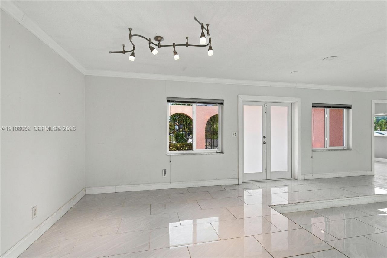 4200 NW 42nd St , Lauderdale Lakes, FL 33319 Photo