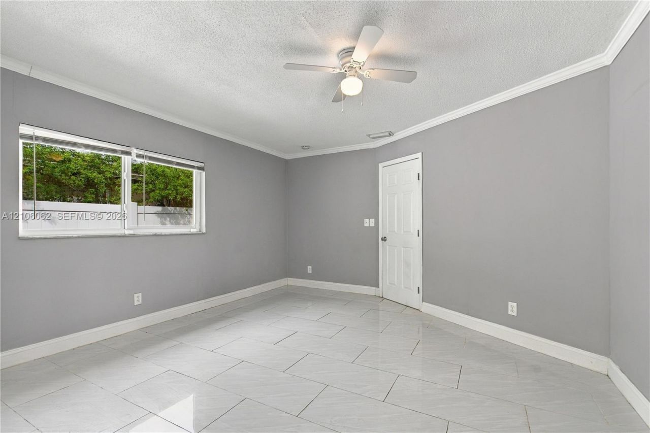 4200 NW 42nd St, Lauderdale Lakes, FL 33319 Photo