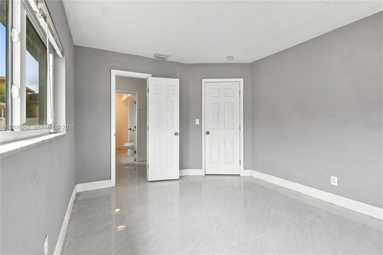 4200 NW 42nd St , Lauderdale Lakes, FL 33319 Photo