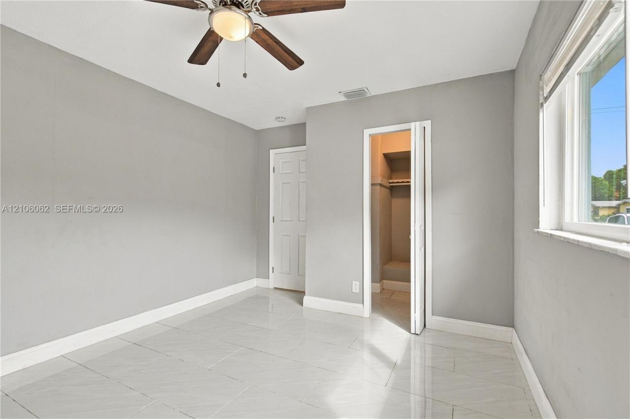 4200 NW 42nd St , Lauderdale Lakes, FL 33319 Photo