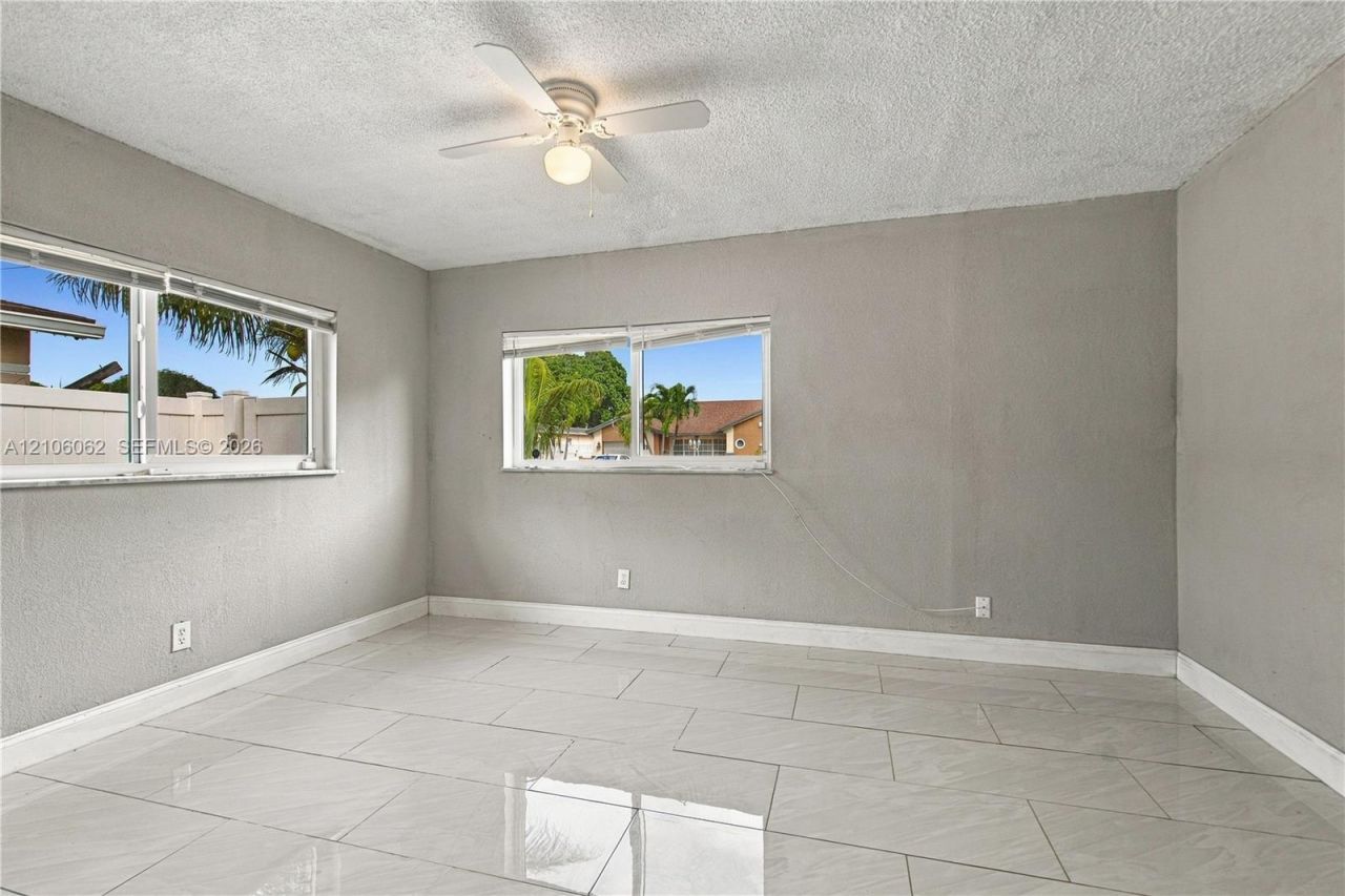 4200 NW 42nd St , Lauderdale Lakes, FL 33319 Photo