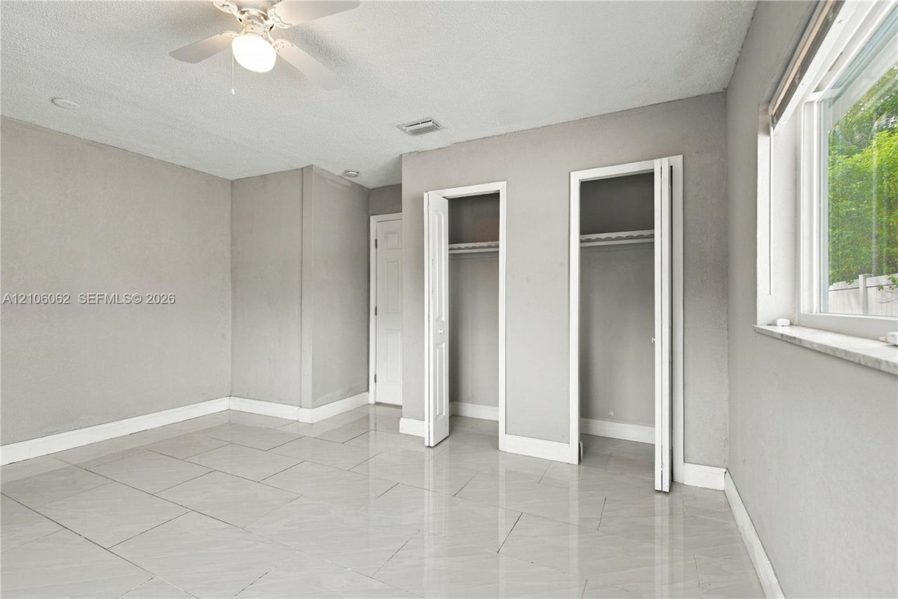 4200 NW 42nd St , Lauderdale Lakes, FL 33319 Photo