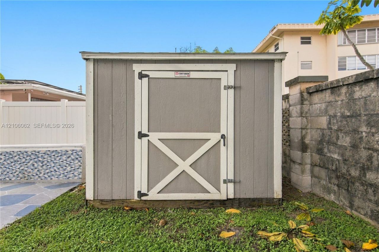 4200 NW 42nd St, Lauderdale Lakes, FL 33319 Photo
