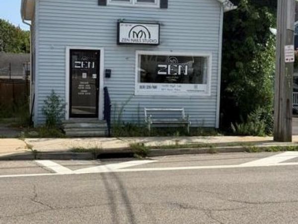 424 West Main Street , Patchogue, NY 11772