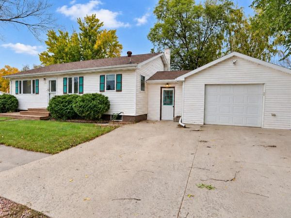 320 Wilmot Avenue, Ipswich, SD 57451