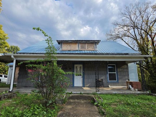 900 W Broadway St, Lenoir City, TN 37771
