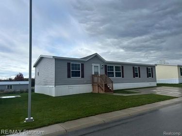 9439 Crystal Tarn, Tyrone Township, Mi 48430