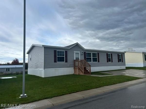 9439 Crystal Tarn, Tyrone Township, Mi 48430