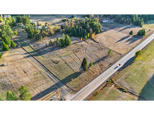 562 CRATER RD, Camas Valley, OR 97416