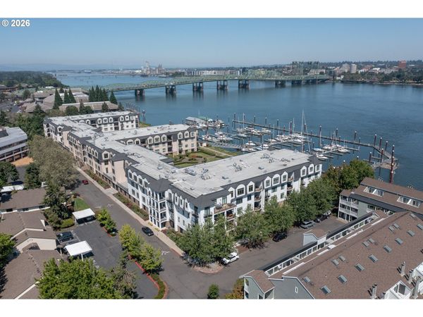 707 N HAYDEN ISLAND DR, Portland, OR 97217