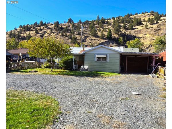 417 S CANYON BLVD, John Day, OR 97845