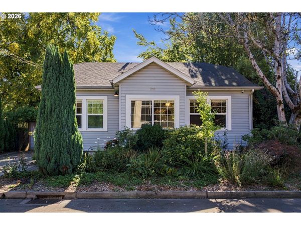 218 SE WASHINGTON ST, McMinnville, OR 97128