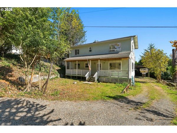 1232 S 12TH ST, Coos Bay, OR 97420