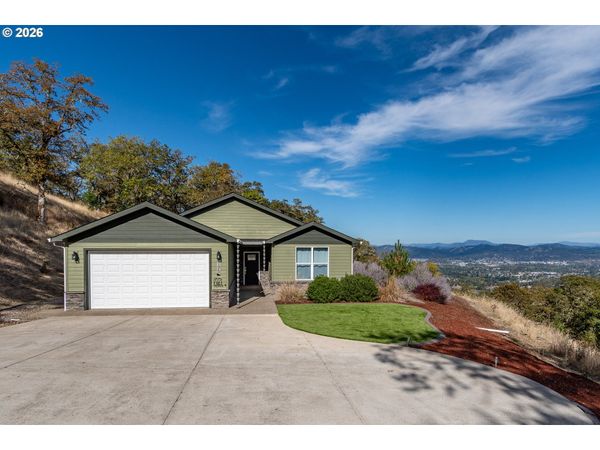 175 PLATINUM DR, Roseburg, OR 97471