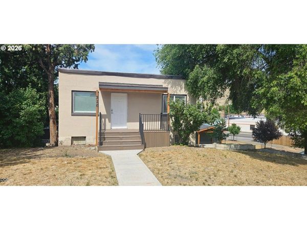 316 SW 1ST ST, Madras, OR 97741