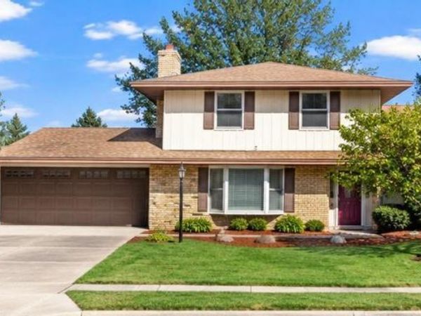 829 Mcintosh Drive , Apple Valley, MN 55124