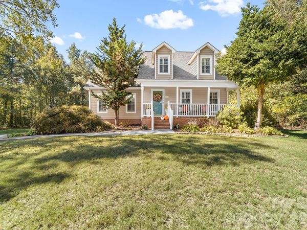 5020 Mandy Lane , Mount Holly, NC 28120